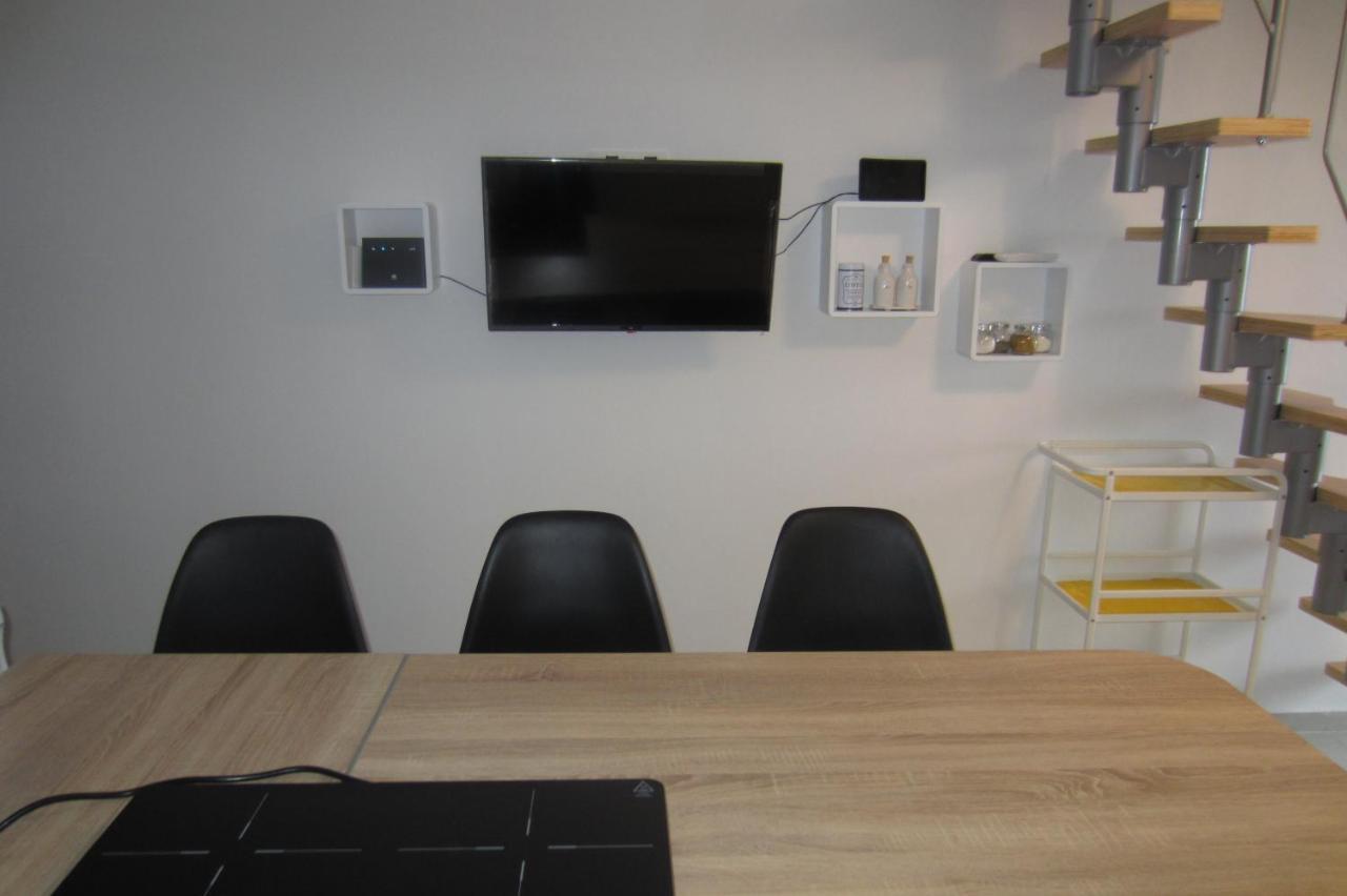 Apartman Valinor Miholascica ภายนอก รูปภาพ