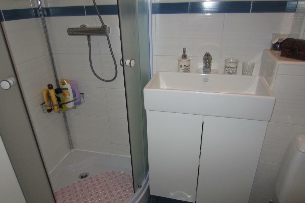 Apartman Valinor Miholascica ภายนอก รูปภาพ
